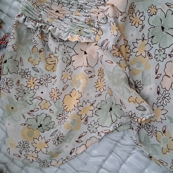 Top - Picture 3 of 3